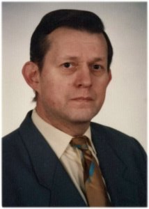 Dr. Günter Deweß Geboren 1942 in Leipzig.